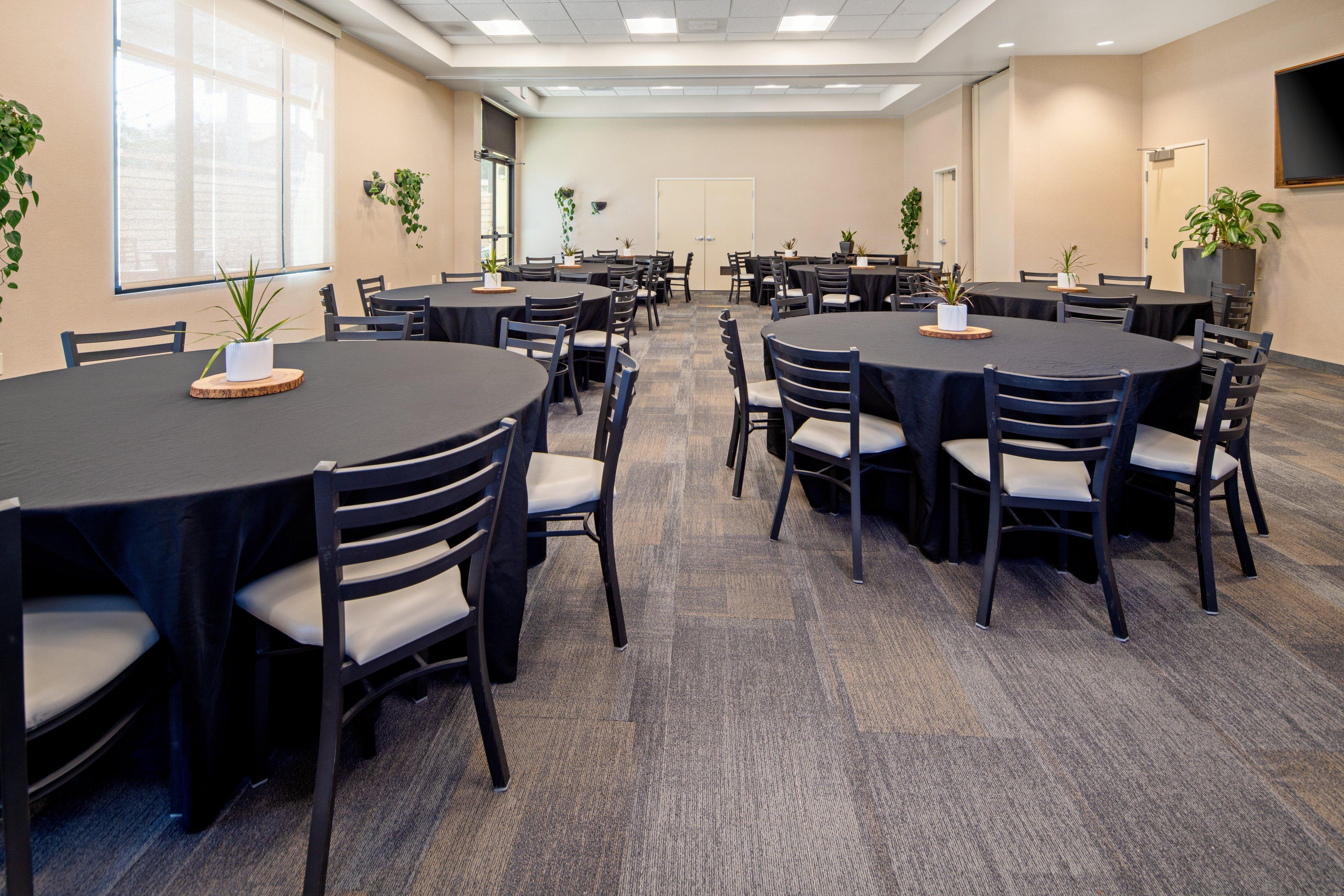 Holiday Inn Express Hotel & Suites Atascadero By Ihg Екстериор снимка