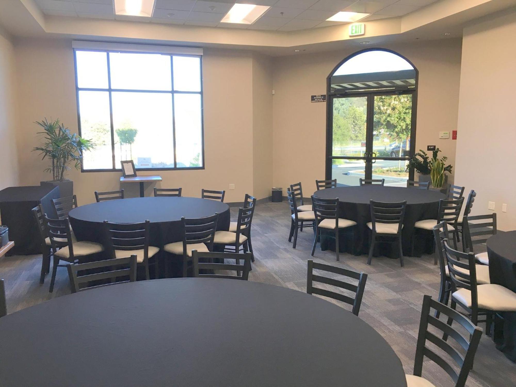 Holiday Inn Express Hotel & Suites Atascadero By Ihg Екстериор снимка