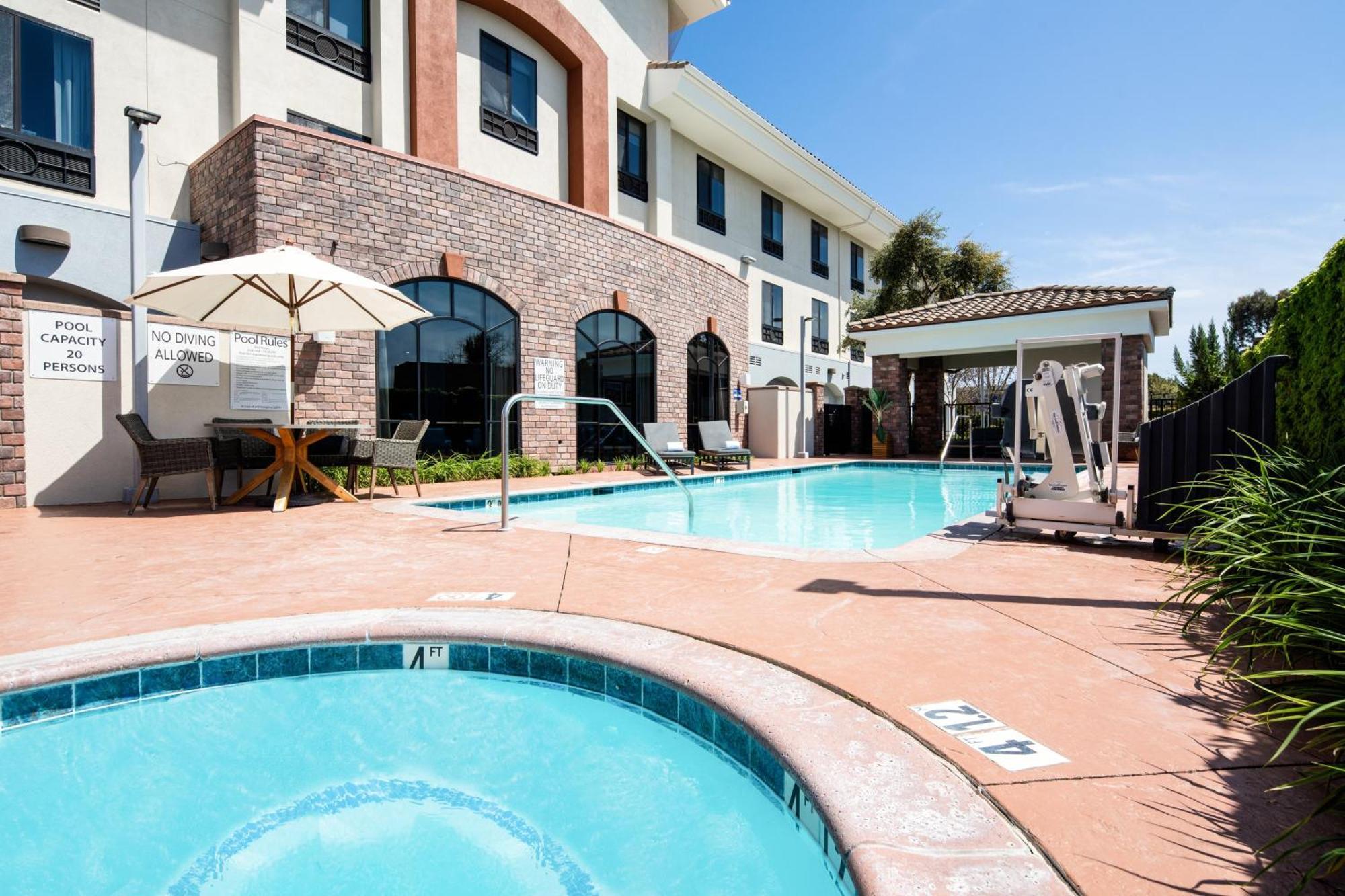 Holiday Inn Express Hotel & Suites Atascadero By Ihg Екстериор снимка